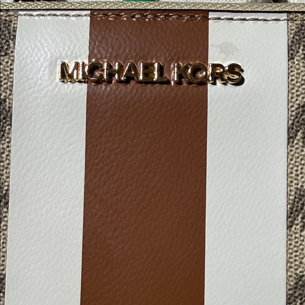 NWOT MICHAEL KORS WALLET - Picture 11 of 12